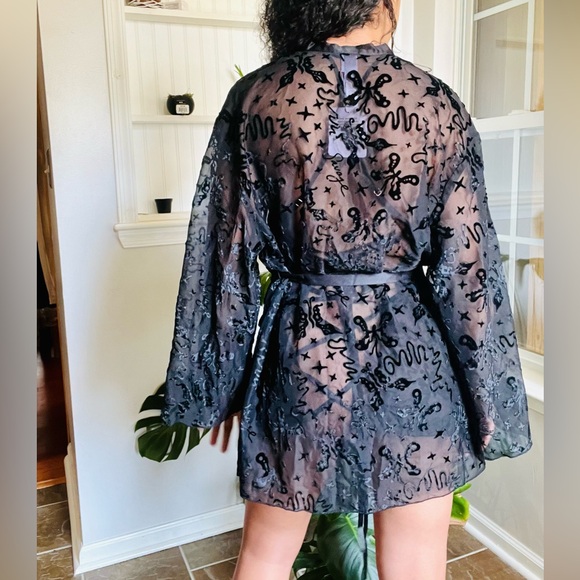 Savage X Fenty Devore’ Dreams Black Caviar Velvet Slip & Short Long Sleeve Robe - Picture 4 of 16
